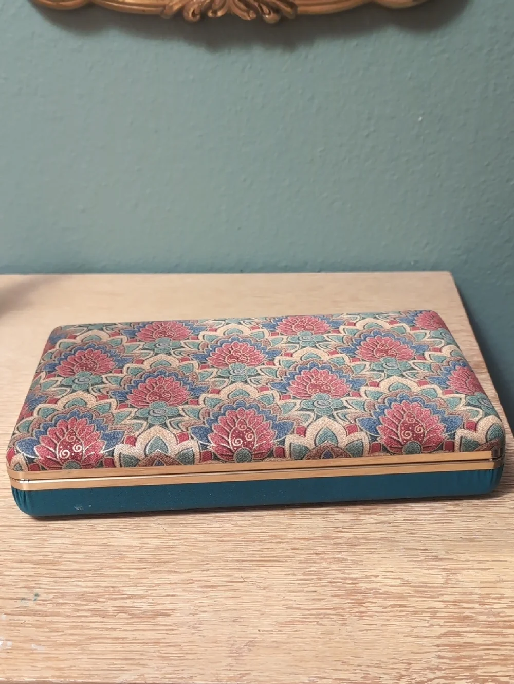 Vintage Style Compact Jewelry/Ring Organizer/Decor
